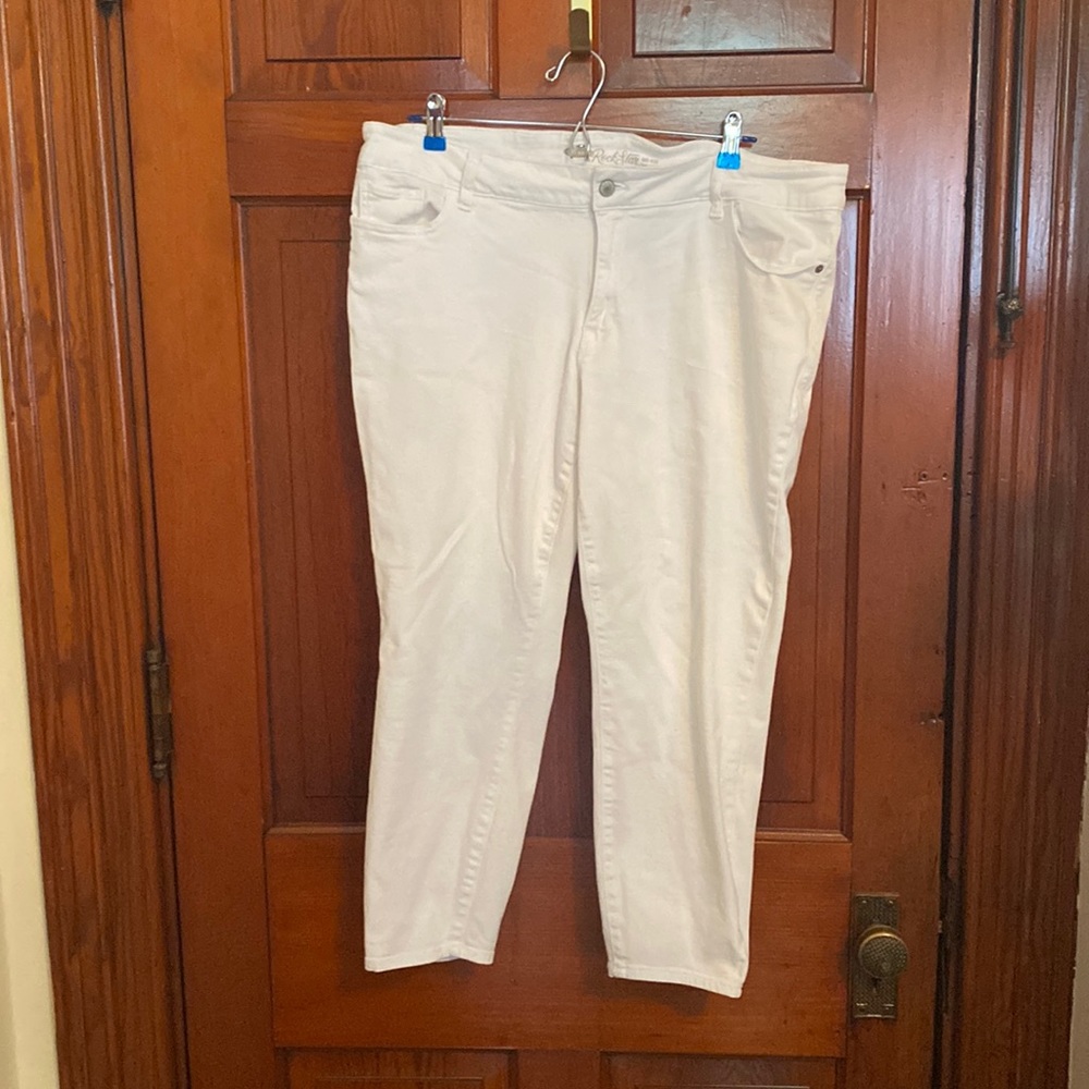 Old Navy Rockstar Mid-rise white pant, size 20